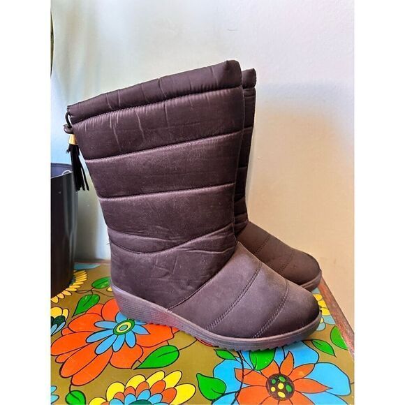 Black winter boot size 7 - Picture 1 of 6